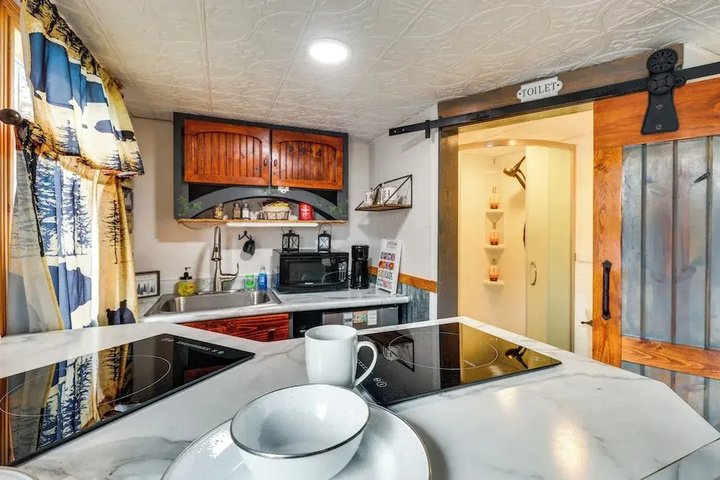 Cozy Tiny Cabin Near Mount Rushmore!