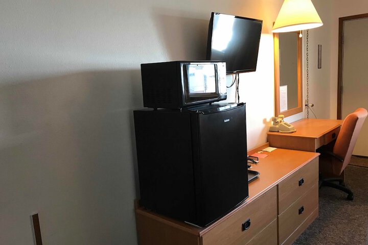 Room 33 of 46