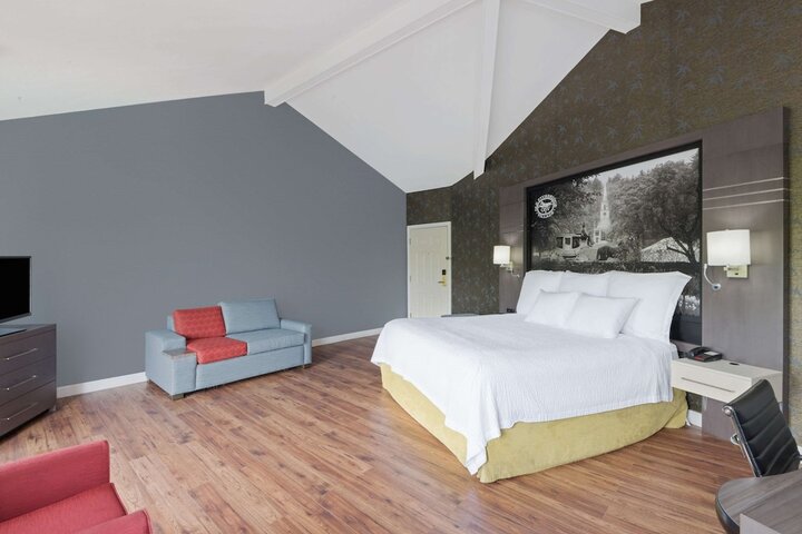 Room 41 of 58