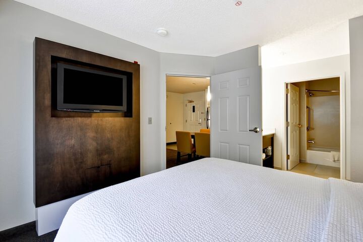 Room 30 of 36