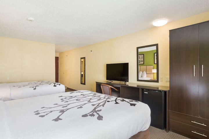 Room 32 of 56
