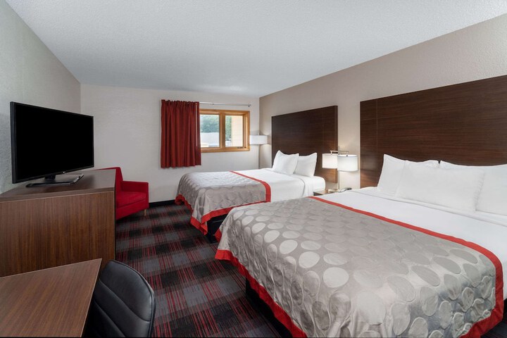 Room 10 of 26