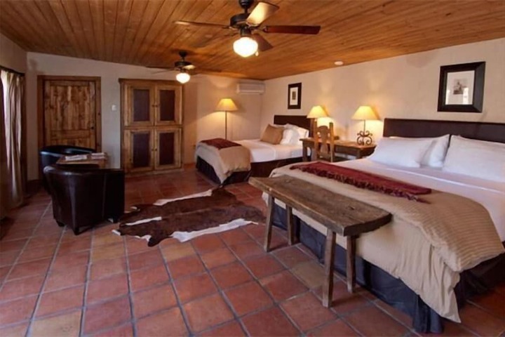 Room 44 of 54
