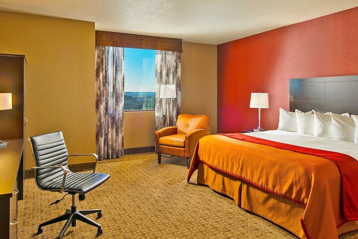 Room 8 of 12