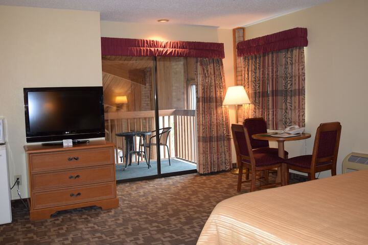 Room 28 of 51