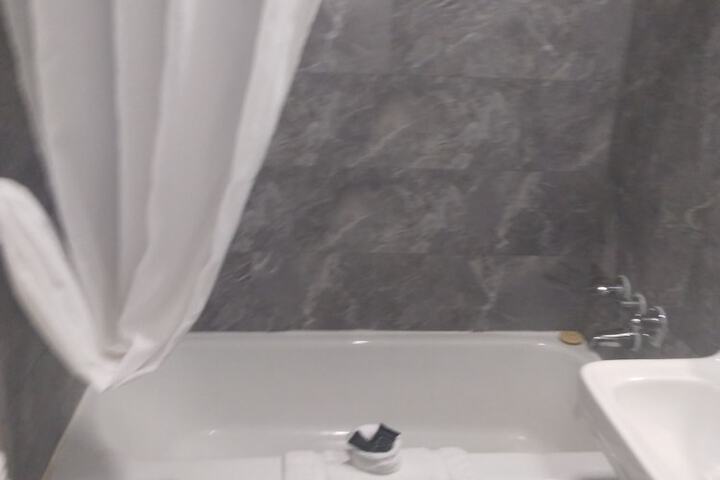 Room 10 of 15