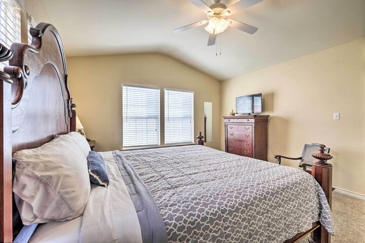 Walk to Lake: Family Gem w / Pool Access in Afton