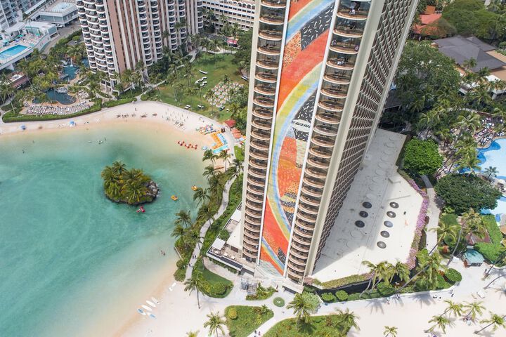 Hilton Hawaiian Village Waikiki Beach Resort