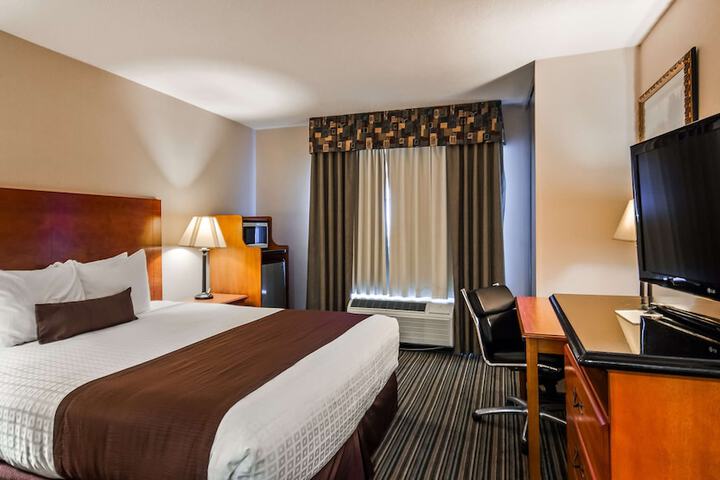 Room 12 of 27