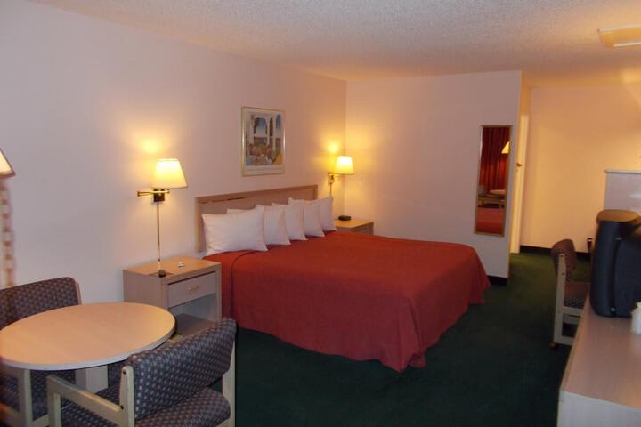 Room 9 of 29