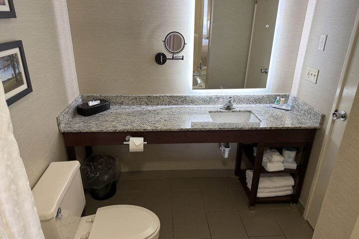 Wingate by Wyndham Utica