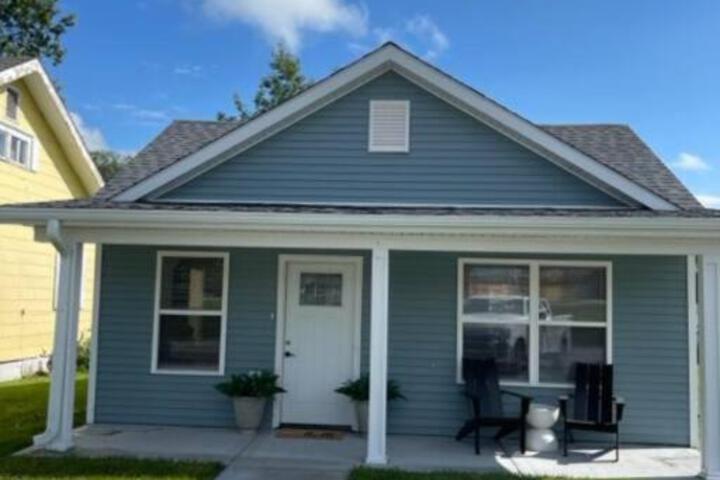 Birdie Mae - 2 bedroom House in DT Hamilton