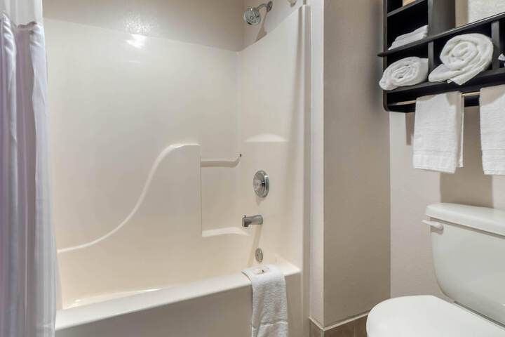 Quality Inn & Suites South Fork - Wolf Creek