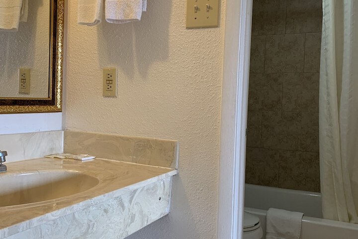 Baton Rouge West Inn