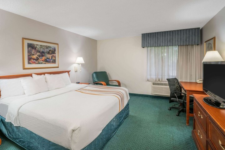 Room 10 of 42