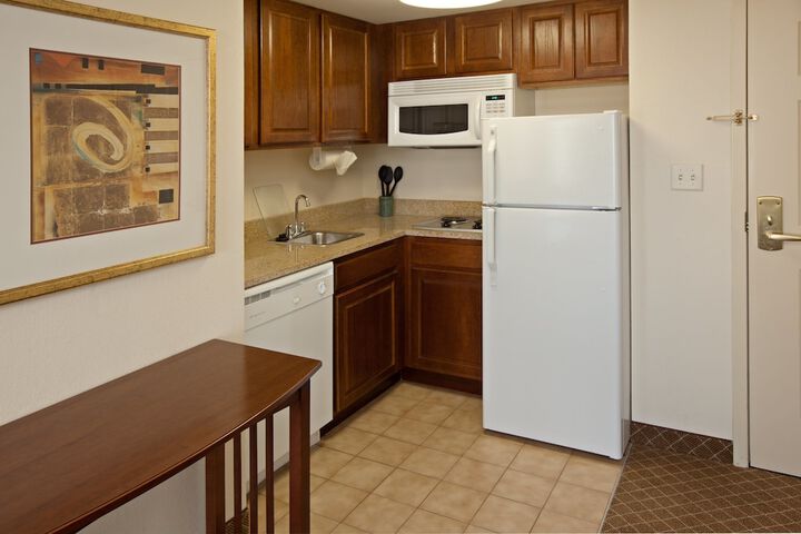 Staybridge Suites Indianapolis-Airport by IHG