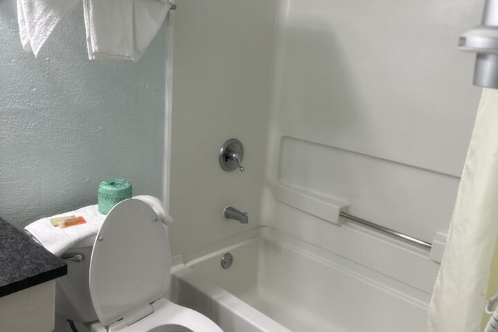 Room 18 of 25