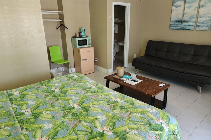 Room 10 of 30