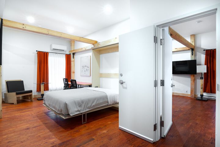 Room 204 of 363