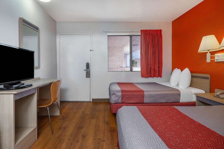 Room 43 of 50