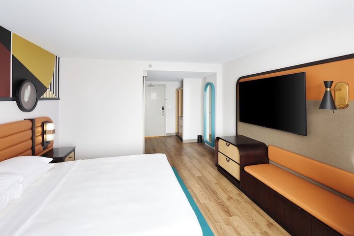 Room 9 of 30