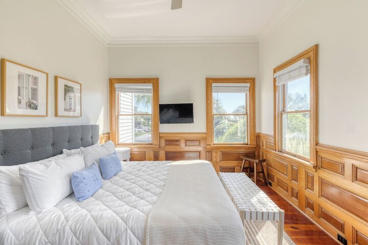 Haven by Avantstay Luxury Beachfront Home w / Pool & Gorgeous Patios