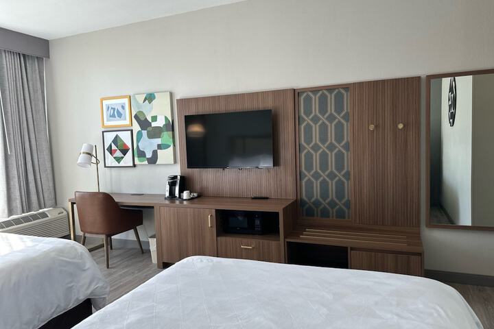 Room 34 of 51
