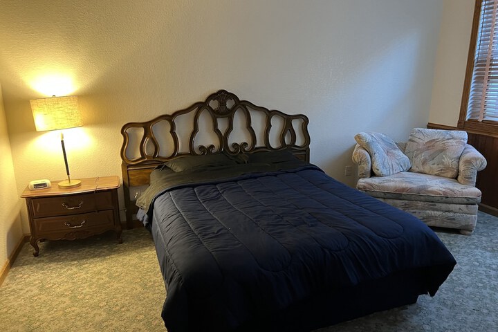 Room 32 of 74