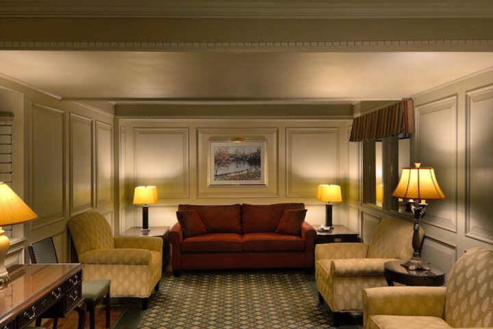 Royal Scot Hotel & Suites Trademark Collection by Wyndham