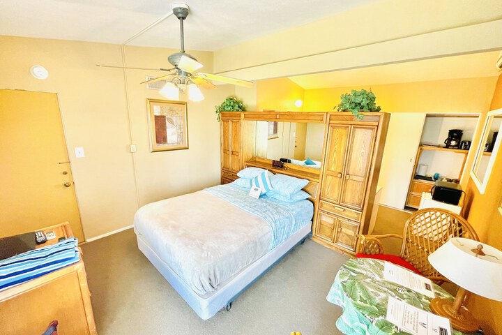 Room 53 of 69