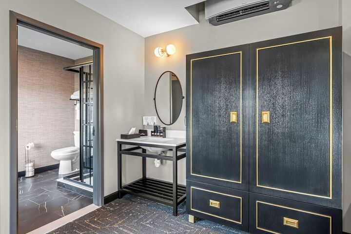 Beacon Suites Hotel