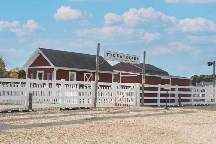 Seaside Stay: Waterfront with Views & Beach Access