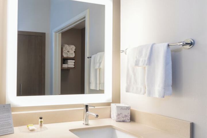 Staybridge Suites Lake Jackson by IHG