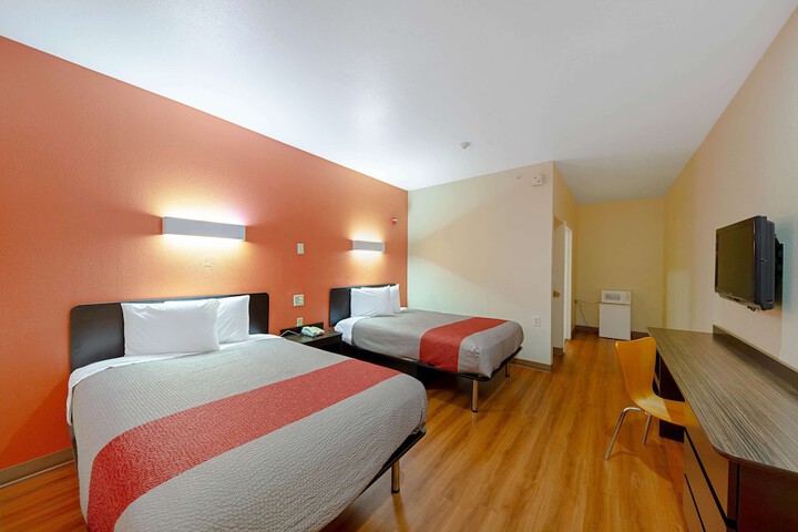 Motel 6 Rhome TX