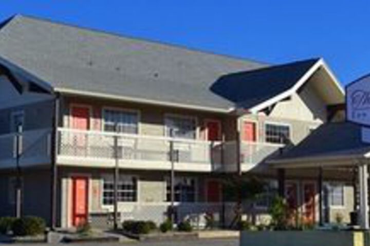 The Palmer Inn & Tennis Club