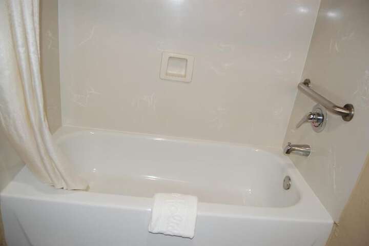 Room 12 of 24