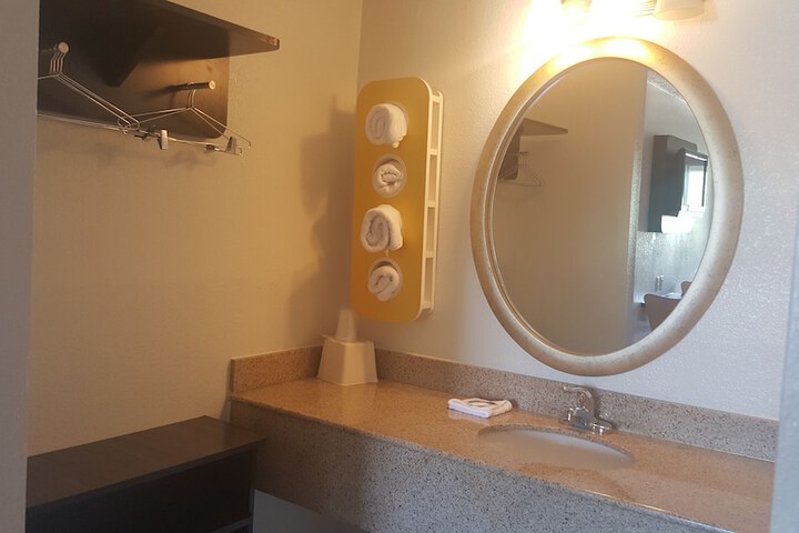 Room 47 of 82