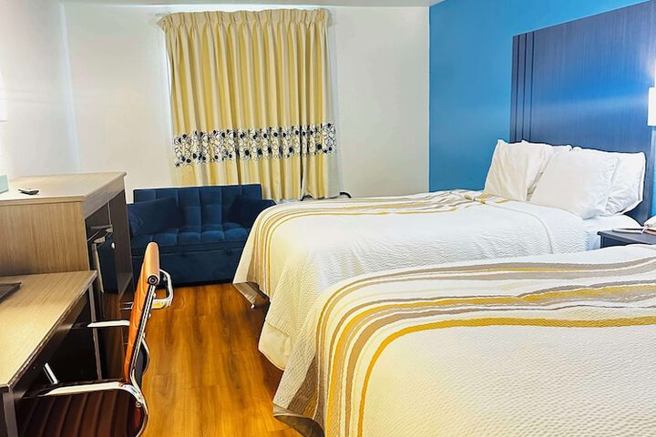 Room 9 of 20