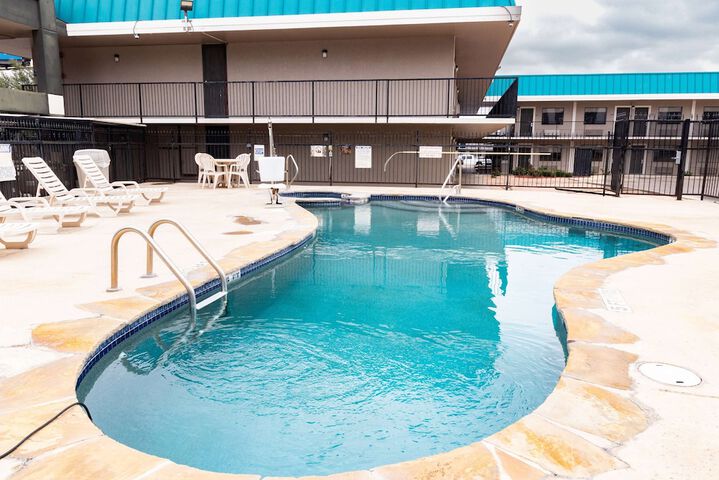 Pool 4 of 40