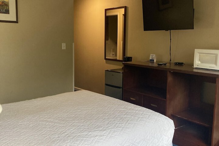 Room 10 of 25