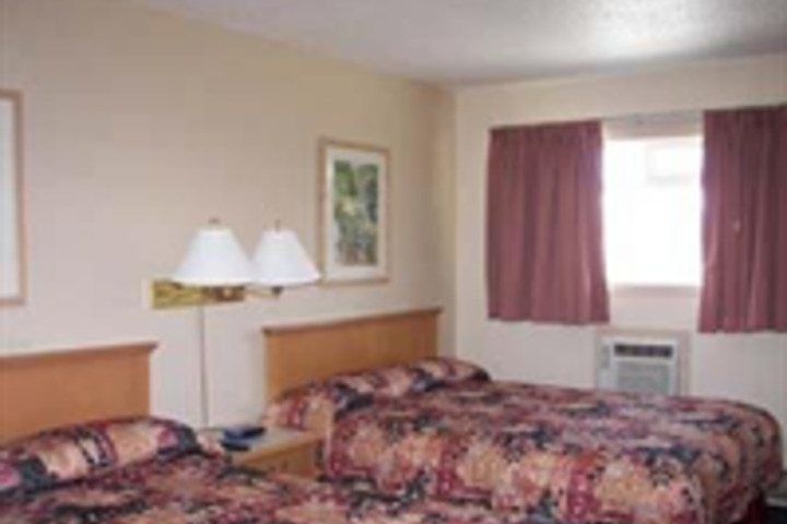 HOWARD JOHNSON KELOWNA