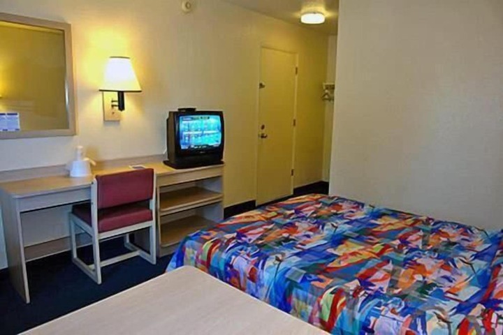 Motel 6 Seymour IN - North