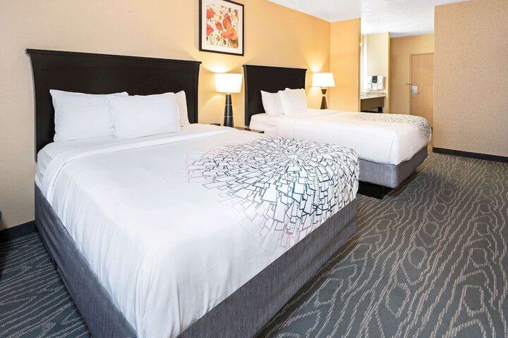 La Quinta Inn & Suites by Wyndham Logan