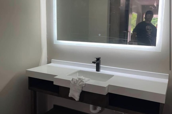 Luxor Inn & Suites a Travelodge by Wyndham