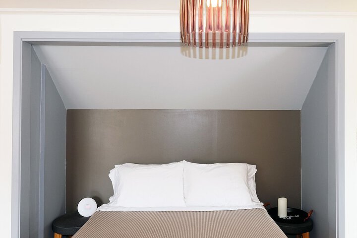 Room 8 of 19