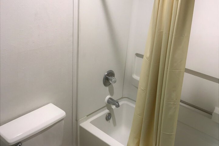 Room 9 of 14