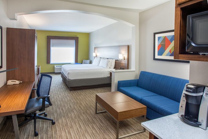Room 32 of 52