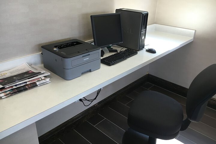Business Center 28 of 29