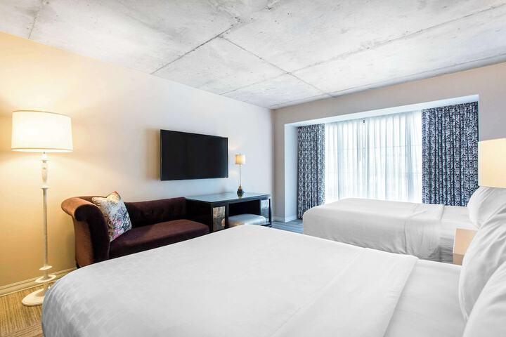 Room 35 of 51