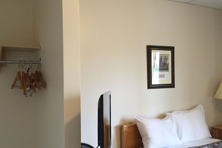 Room 16 of 75
